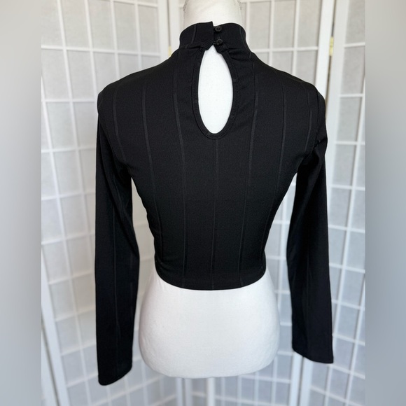 Lulu's Mock Neck Crop Top | Small - Picture 5 of 5
